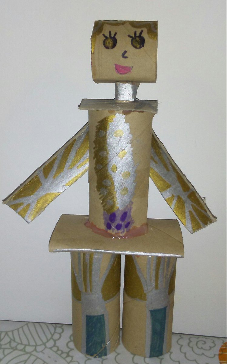 LauraL_sbdsud's tweet photo. L'E. contenta perquè aquesta tarda hem estat "fent robòtica". #Creativitart #paperdewater
#quinrotllo! https://t.co/k72R1solL8