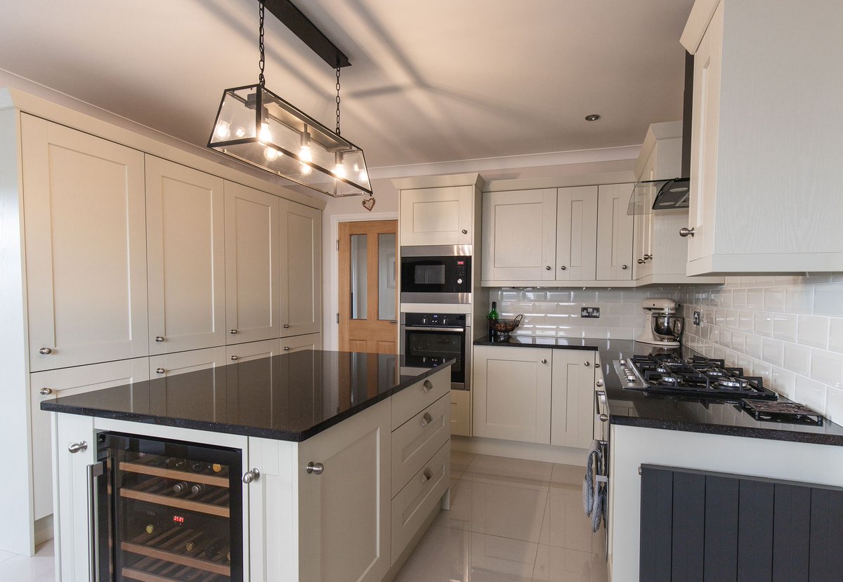 exalljoneskitch's tweet image. If you've received one of our show-stopping designer kitchens, we'd love for you to share your photographs with us! 📸

Tag us in your Facebook, Twitter and Instagram posts or send them via messenger 📲 

Here are a few of our recent kitchens ✨ #reallifekitchen #share #tagus