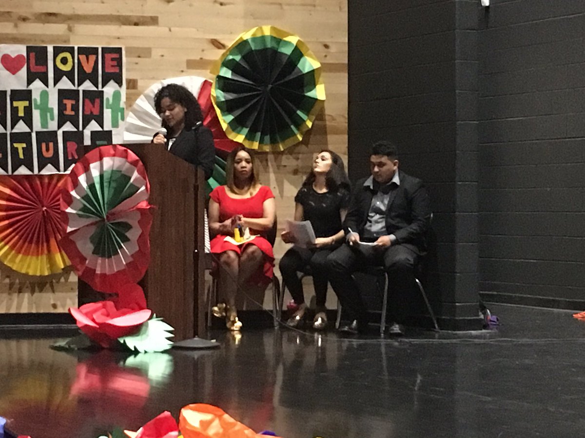 BtwCounselor2's tweet photo. Great Cinco De Mayo program at BTWashington HS.  @BTW_Houston @BTW_WRS @btw_hsep @_cphilli2 https://t.co/N4WNic51XK
