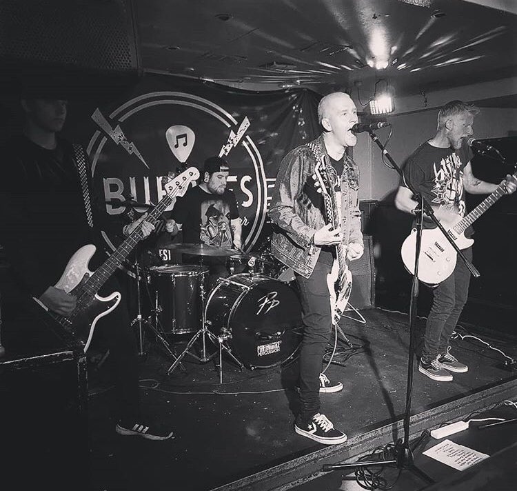 LoGOzUK1's tweet photo. Cracking gig @BubblesBar in Ashington last night! Cheers everyone who came down to support  this! Thanks to Liquid Patience &amp; also @mattdunbarmusic for a great sound 🎸🎸🎸🥁@PeeshNE63 @PaulLoGOz @kierandene2003 https://t.co/SqmIGJAqH9