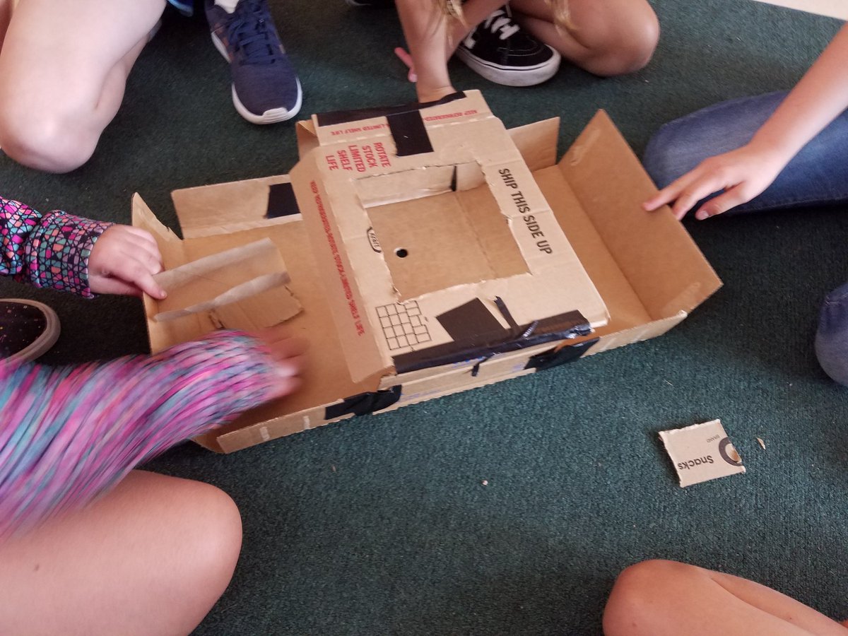 MrsDawson4's tweet photo. Getting a headstart on Global Design Day....build an arcade game out of cardboard, duct tape, a spoon, and a marble...#baldwinproud @BaldwinBobcats https://t.co/RjrfYU2Hpx