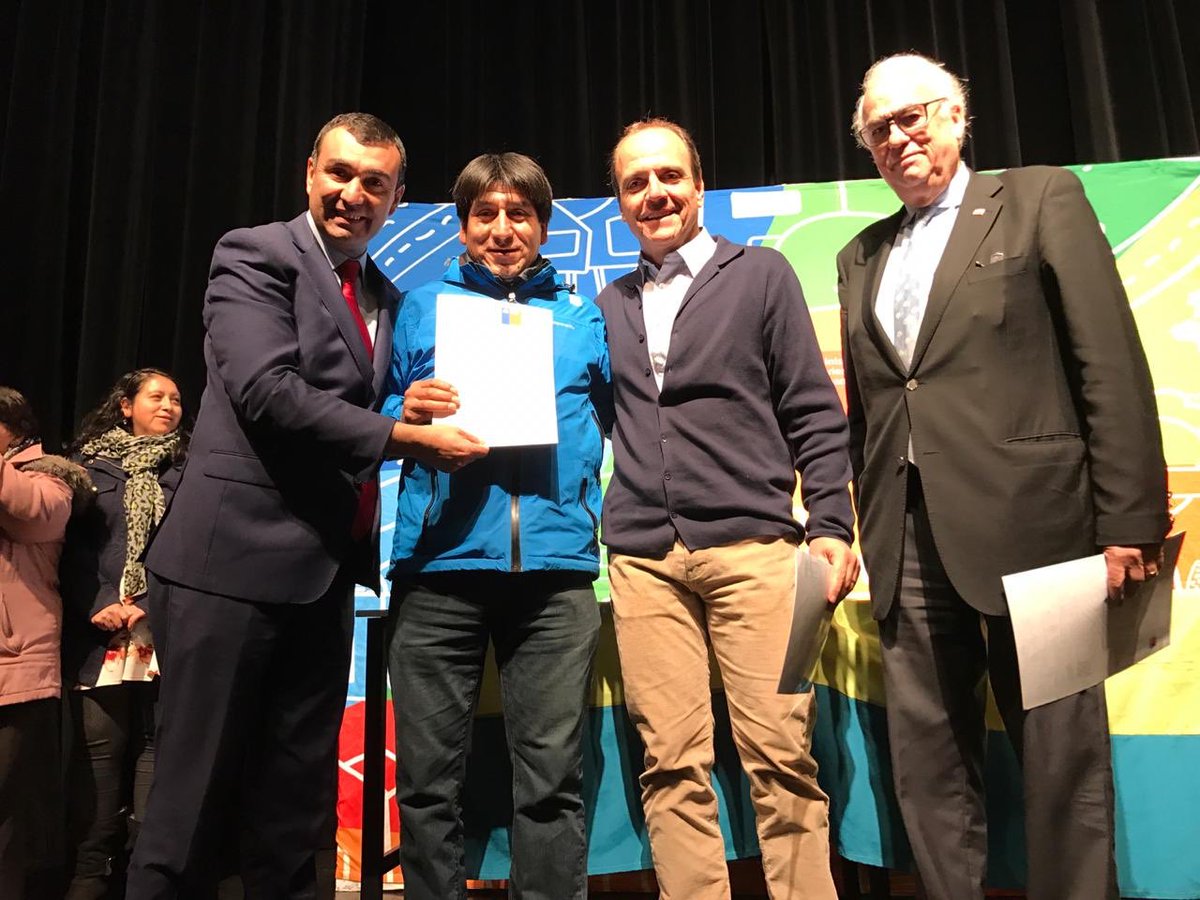 Hicimos entrega junto al Ministro de Vivienda <a href="/cmonckeberg/">Cristián Monckeberg</a> de 126 subsidios de ampliación a 5 Comités de la comuna de Castro. Más de 500 millones en inversión del gobierno para mejorar la calidad de vida de nuestros vecinos.