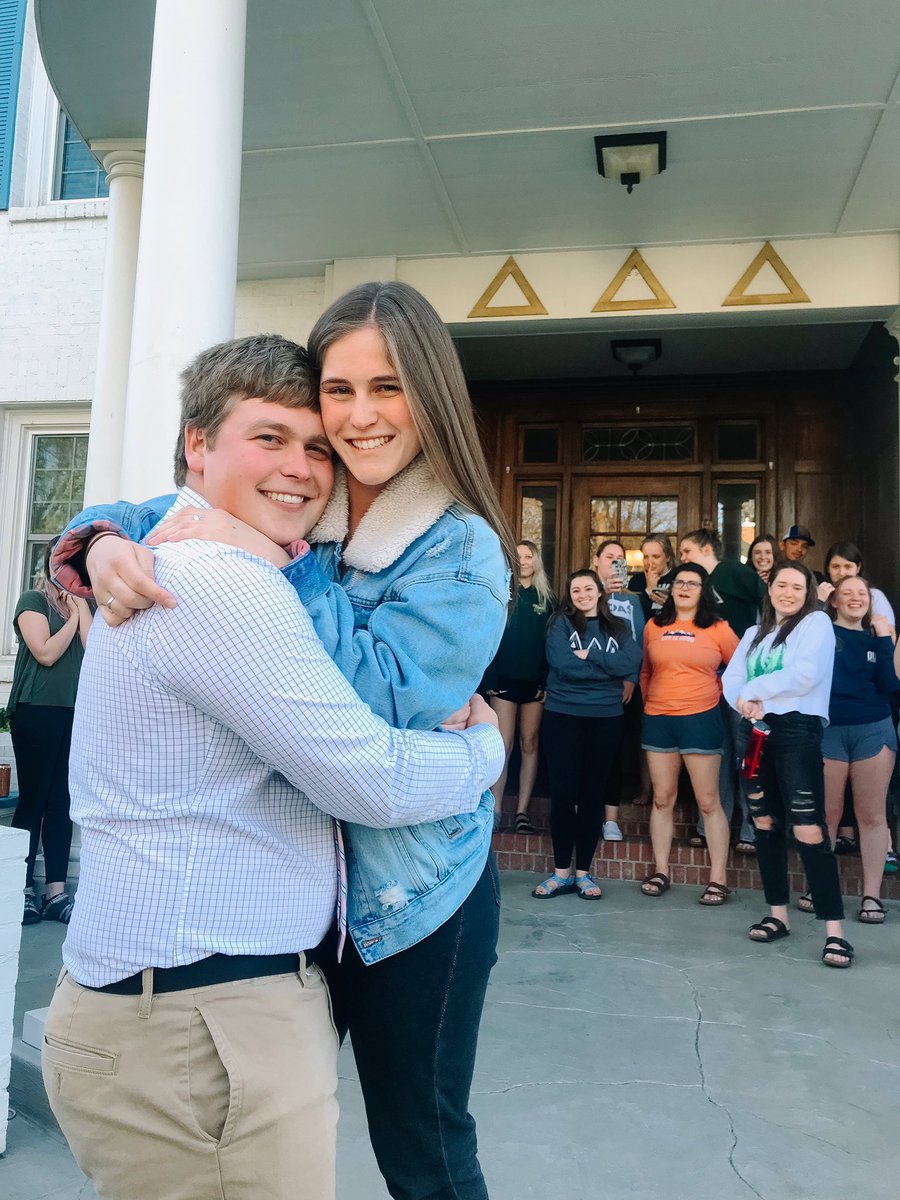 Congratulations to the New Beta Sweetheart! We are so excited to share our brotherhood with you! Thank you so much to our past sweetheart for everything you’ve done for our chapter!💙💕Huge congratulations to brother Bradley Pipal on pinning his wonderful girlfriend Hannah!