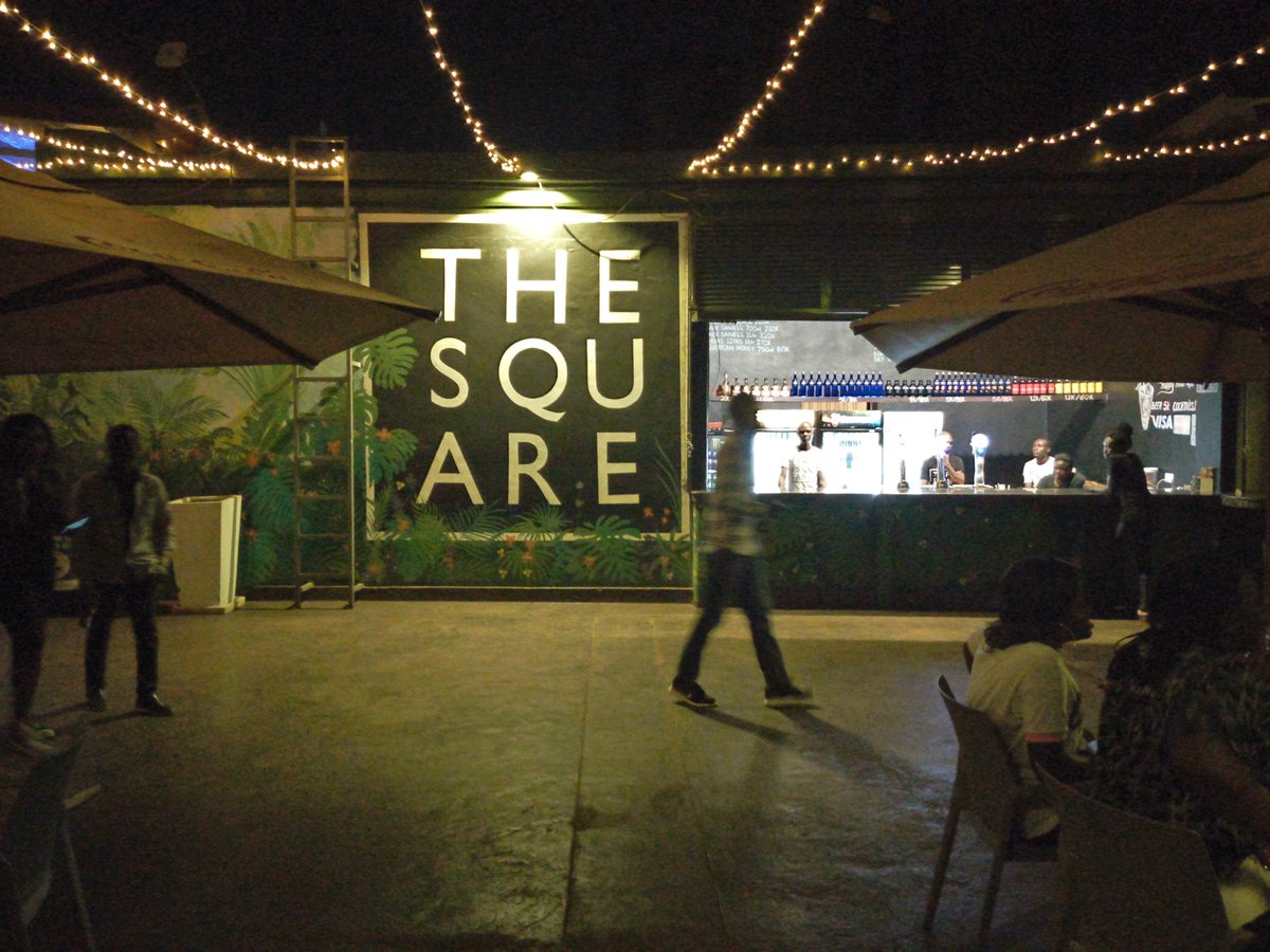 PeshAhumuza's tweet photo. Happening right now at @TheSquarePlace. Pay 15k and have an unlimited supply of Hunters Gold beer. 😎

#EventsAtTheSquare
#Kampala https://t.co/FcaSkhHudi