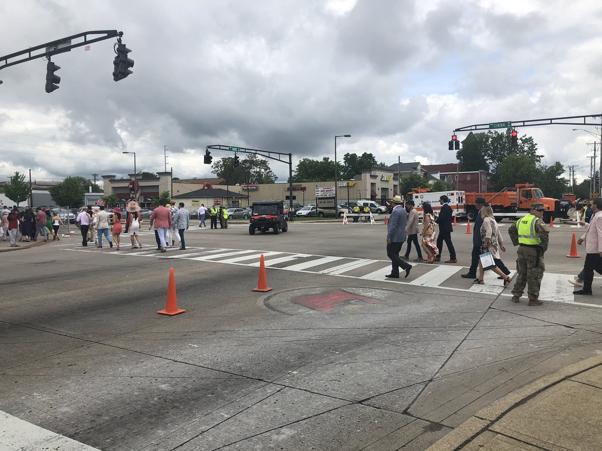 LMPD's tweet photo. This intersection is the 2nd worst for us to work. At 3rd//Central, it see the heaviest ped traffic. We staff it with a ton of Natβl guard and LMPD. Have patience if youre here! #LMPD #UseCrosswalks #Derby https://t.co/vGuw8niDBr