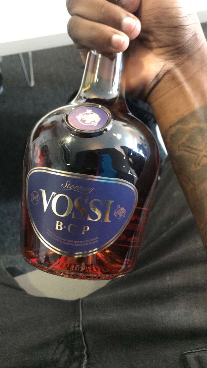 FOLLOW @NL_VOSSI tweet media