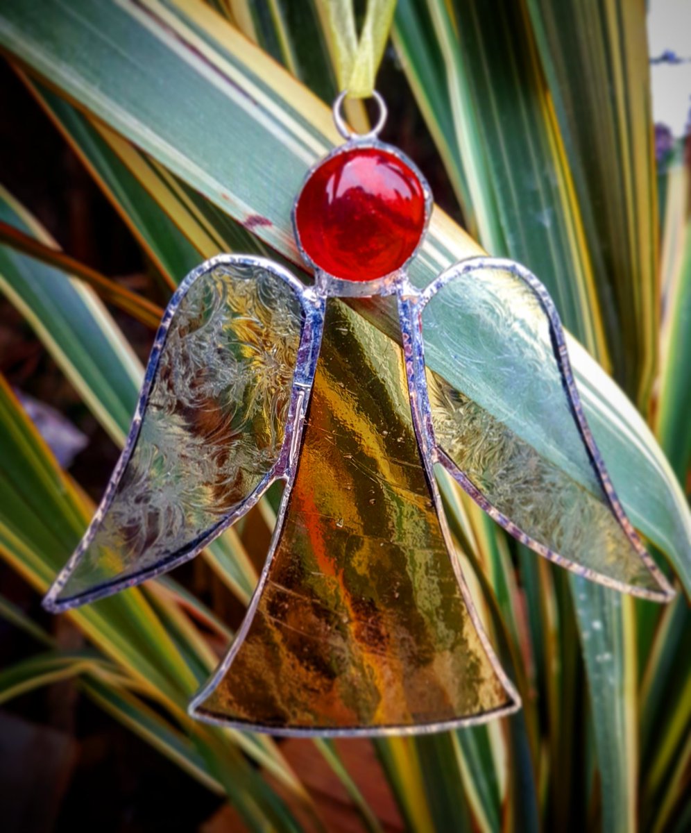 greencraftstud's tweet photo. My first stained glass angel 😇

https://t.co/j8VrtdxSmt

#suncatcher #stainedglass #stainedglassart #dreamcatcher #bohemianstyle #ecoart #glass #love #shining #bright #elementsoftheearthdreamcatchers #handmadewithlove #lightcatcher #suncatchers #interiordecoration #abstractart https://t.co/a0FalArzav
