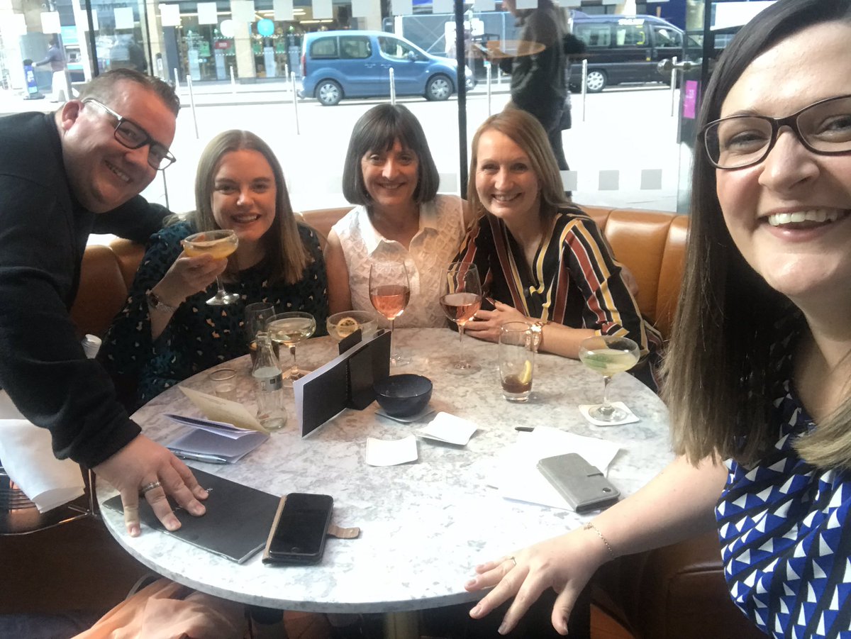 Louise_walker1's tweet photo. Cocktails at the Radisson! 🥂🍹🍸 @GillianECumming @LesleyStirling https://t.co/8Io3CNbP2D