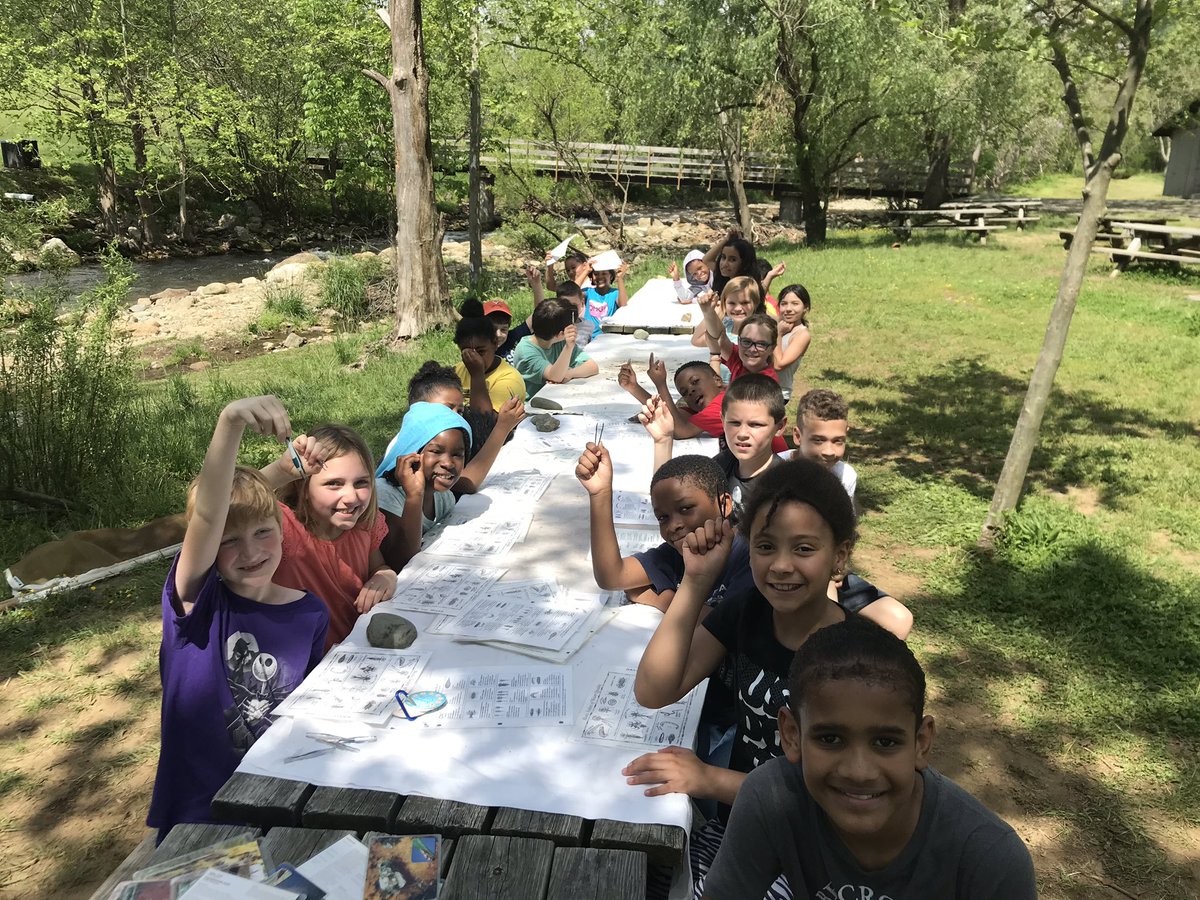 MissMarianMack's tweet photo. Had an AWESOME day exploring Graves Mountain Farms and seeing aquatic habitats and wildlife up close! An experience we’ll certainly never forget. #multiagemoves #fieldtripsarelearningexperiences https://t.co/47z4b68wlv