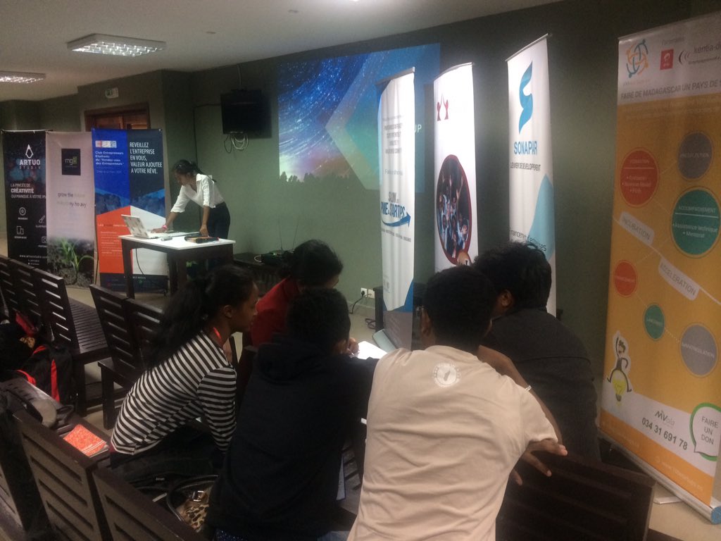 harinambinina's tweet photo. Creativity Night Challenge #CNC #CEERE #entrepreneuriat #Entrepreneurship https://t.co/rQVn6kwZir