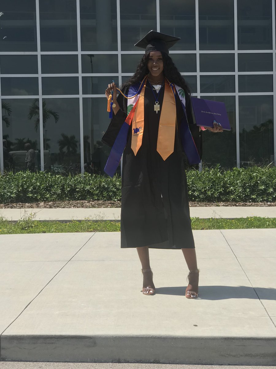 Spoilled_Brattt's tweet photo. the things I faught and overcame others would have gave up but won’t God do it
-First Generation
- Honors
-Deans List
-Phi Theta Kappa HONORS SOCIETY
One degree down Howard University see you in the fall 👩🏽🎓❤️#BlackGirlMagic #FSWAlumni https://t.co/bveq8M7FtI