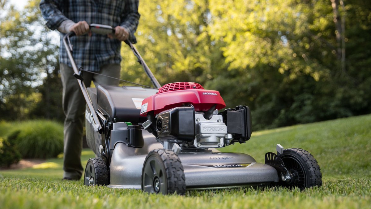 Great features and great performance meet great value. #HondaHRR #HondaMower