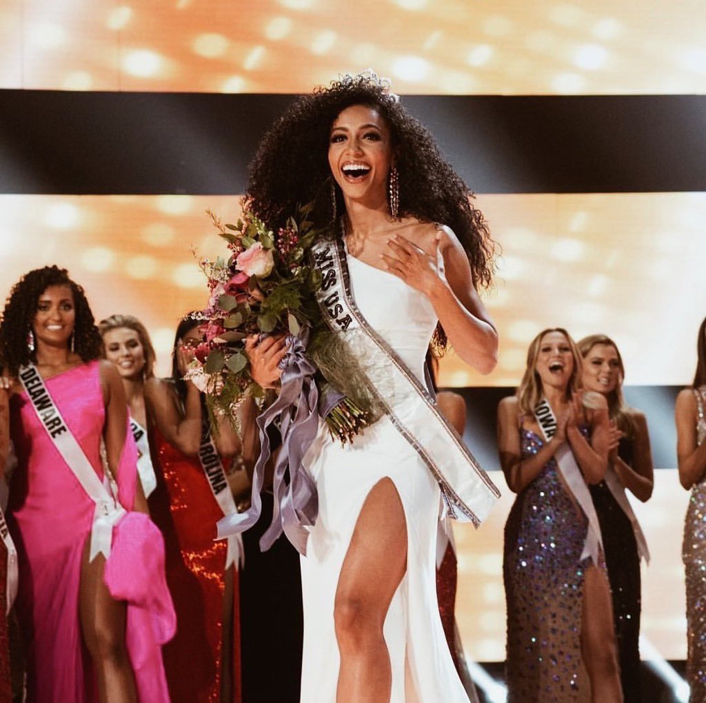 blkgirlculture's tweet photo. Meet Chelsie Kryst, 2019’s #MissUSA

She’s a 27-year-old civil litigation attorney from North Carolina who represents prison inmates for free. https://t.co/5gfgzJi4BT