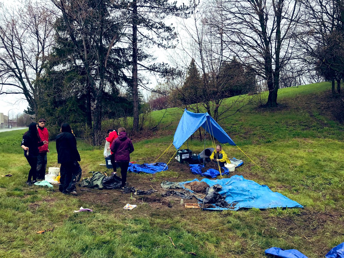 DrLisaTrentin's tweet photo. Another year of arch dig at #OSCC2019. I’m always amazed by the dedication of students, esp. in this year’s wet and muddy site conditions! @ONClassics @OntClasAssoc https://t.co/UbMZYfjv8J