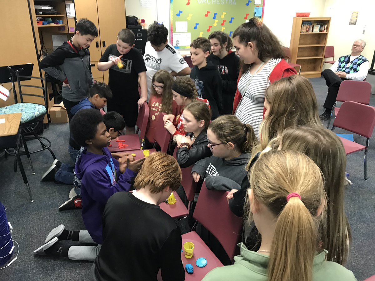 MsHollandMusic's tweet photo. Been having a lot of fun this week with our Grizzly v. Grizzly class challenge in vocal music!  #GoGrizzliesNKC https://t.co/amu51nT2ee