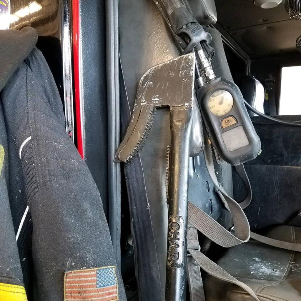 CHARfiretools's tweet image. Visit the #CHARtool site and order the revolutionary #madeinAmerica tool thats #bringingbackaggressive firefighting!zurl.co/lxNu  #firefighterowned