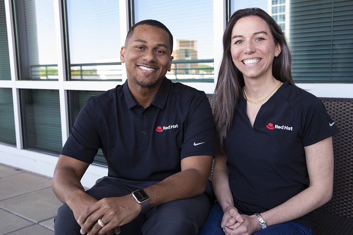 RedHat's tweet image. New logo = new swag! We wanted to make sure that you were covered from head to toe. Check out Red Hat&apos;s Cool Stuff Store now! red.ht/2V6D1ZE #OpenBrandProject