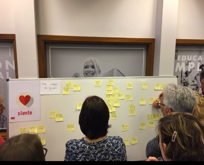 dfcspain's tweet image. Primer día de #LABICAN en #Zaragoza gracias a @IbercajaSocial ¡A tope con la Fase SIENTE de la metodología #DesignForChange facilitada por @mluengop y @agollerizo ;) ¡Empodérate! #DFCSeMueve