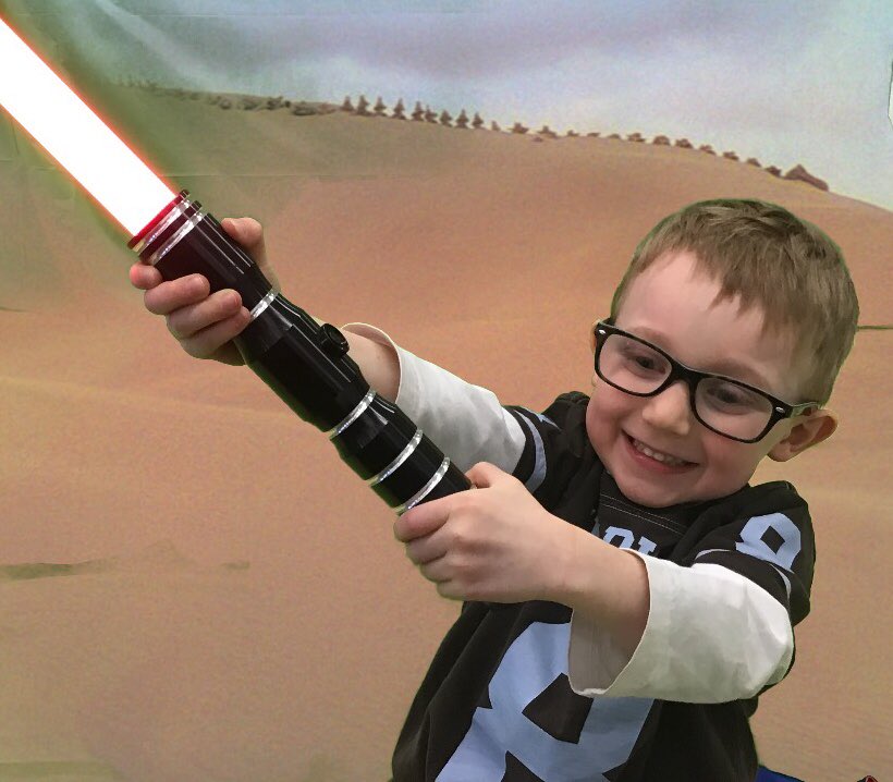 MillarMeghan's tweet photo. Celebrating Star Wars/Superhero day @EastWilliams with a little green screen fun! #MayTheFourthBeWithYou #Maythe4th #tvdsbLLC https://t.co/hD10oBq239