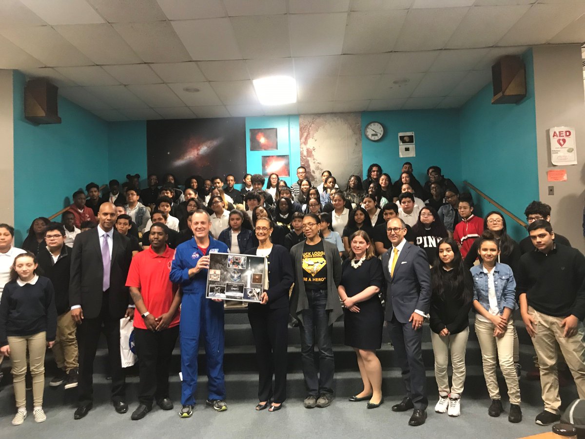 ChallengerCtr's tweet photo. Thank you, astronaut @astro_ricky for sharing your experience aboard the @Space_Station with students at the Howard B. Owens Science Center and completing #ChristasLessons! https://t.co/Ku005rFMIp