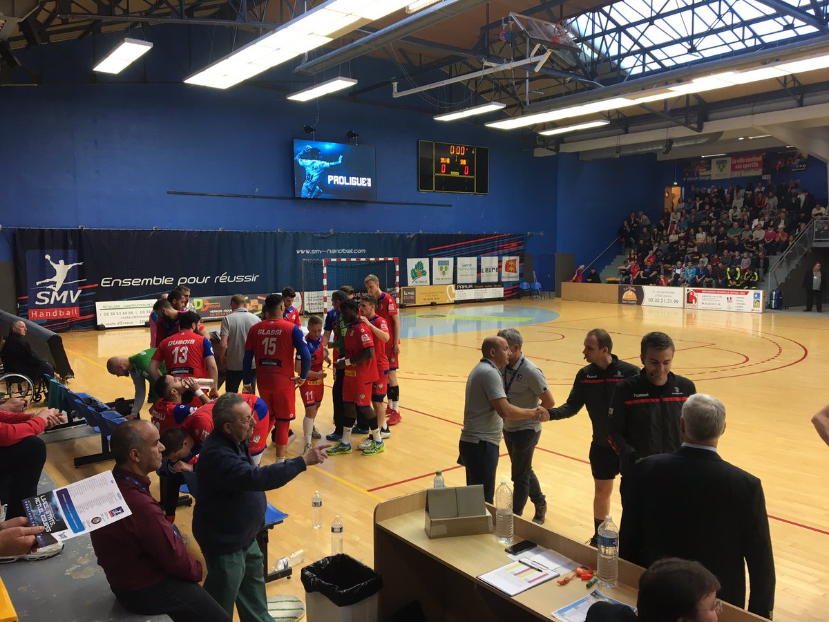 grenierj27's tweet photo. Présentation des équipes du @SMVHB et de @SAHB_67 . Match décisif pour le maintien en @Proligue @FOuzilleau @JohanAuvray @GerardVolpatti @LehongrePascal https://t.co/1aXubo1NYI