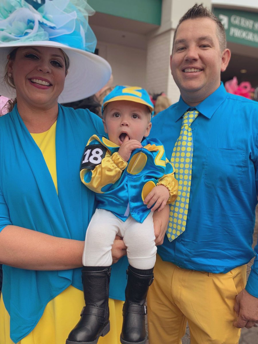 KentuckyDerby's tweet photo. Team American Pharoah!💙💛 https://t.co/cBjUZLTybx