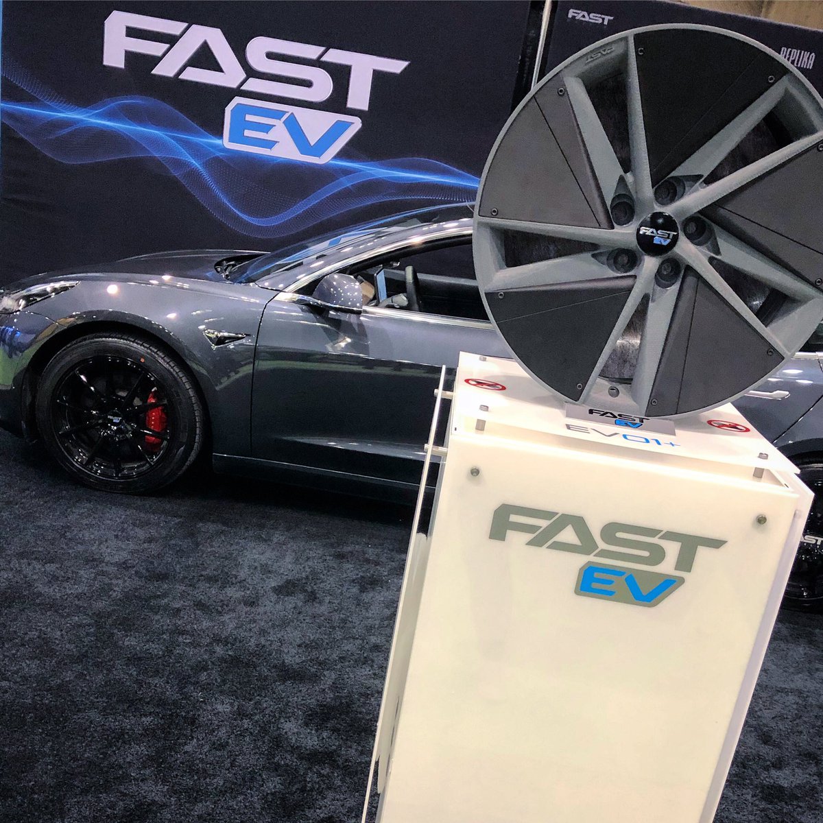 Fastwheelsalloy's tweet image. Oh look, Magneto is here, too! @ianpavelko aka Mad Hungarian #fastEV #montrealelectricvehicleshow .
.
.
#tesla #teslamodel3 #model3 #ev #evlife #fastwheels #fastwheelsalloy #fastwheelscanada #fastwheelsofficial #ev01 #ev02 #ev03