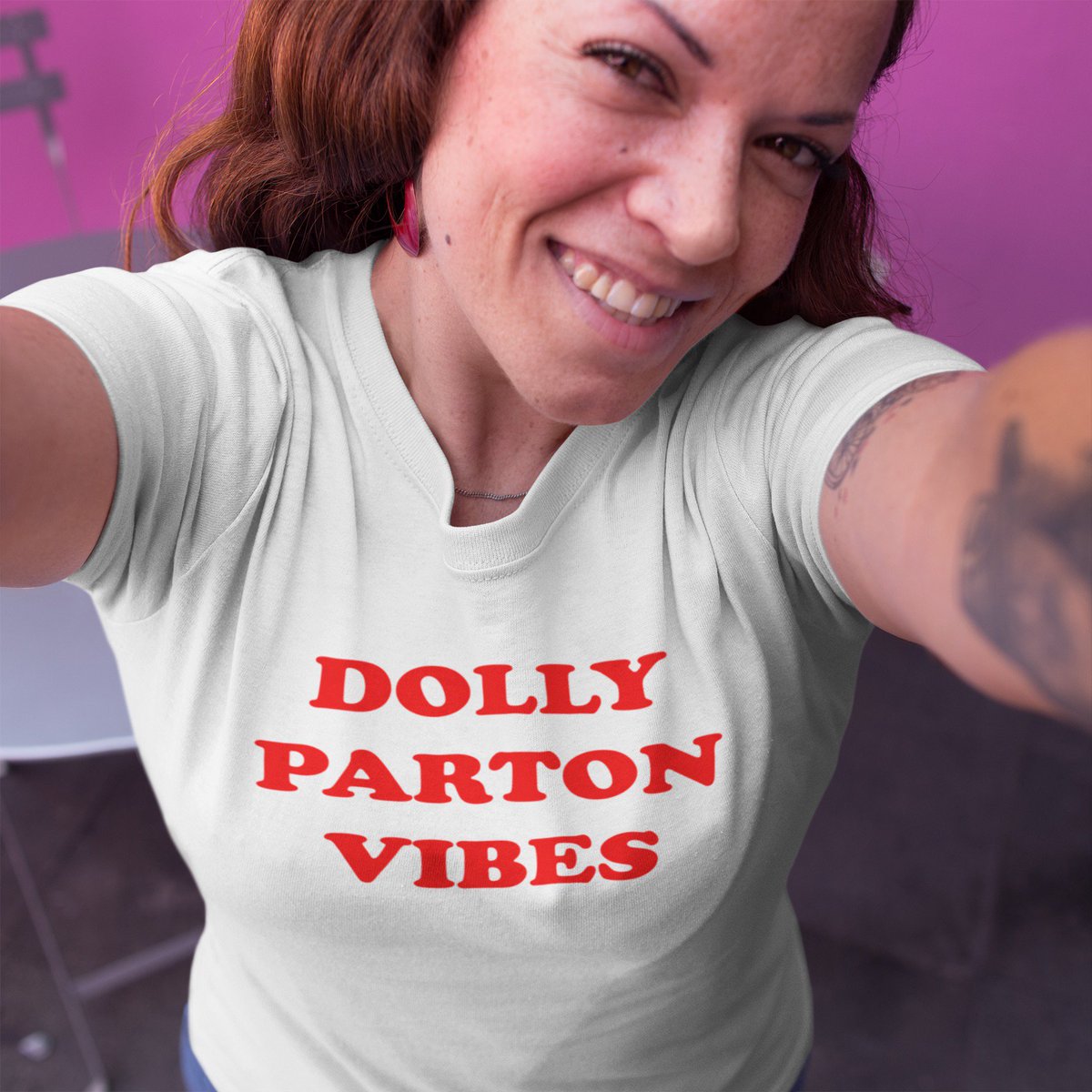 DollyParton4EVR's tweet image. I just bought this #dollyparton shirt - I love it! I found it here. bit.ly/2ZR2Bk9