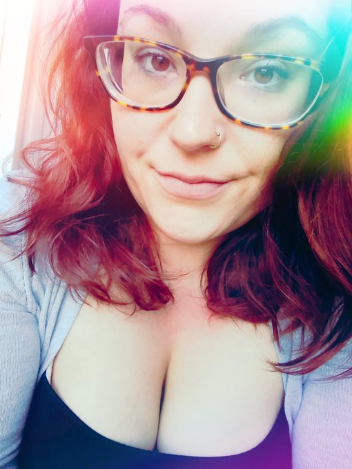 🌸 🎆🍻 #TGIF https://t.co/uBi5N8Q3ya<a href="/tag/tgif"class="tags">#TGIF</a>