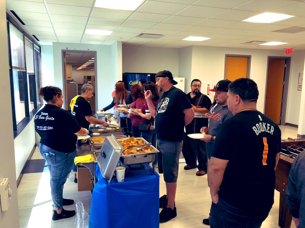CeezMor's tweet photo. Feliz early #CincoDeMayo. @Homesite   #PhoenixSite is having a #SalsaContest #tacobar #NomNom 🌮 🌵🌞🎊🎉 https://t.co/Fs3uuoZSK2
