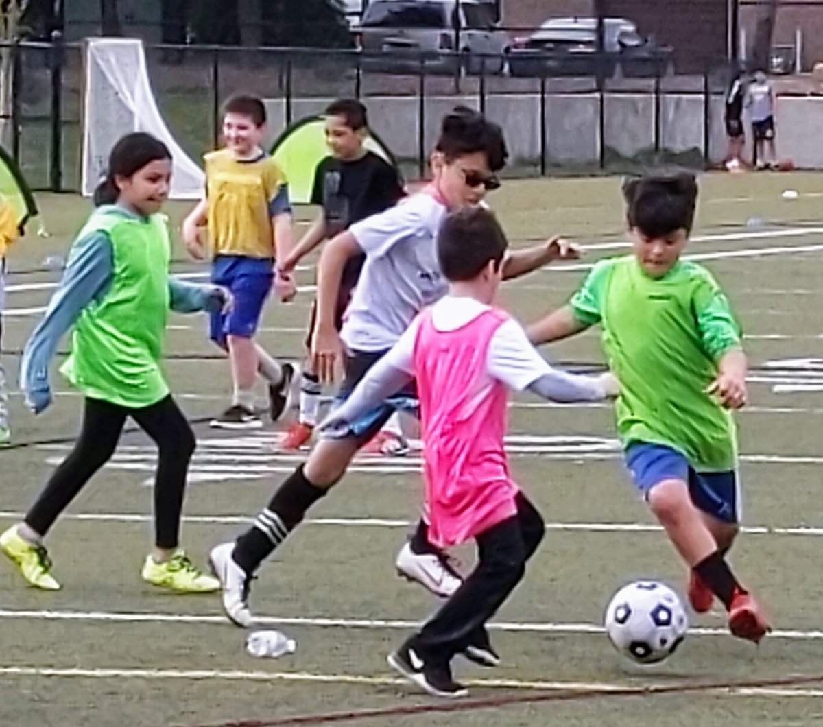 SCPD2ndPrecinct's tweet photo. Kids from #Huntington, #SouthHuntington, #Harborfields and #Elwood School Districts came down on Tuesday to play outdoors in the fresh air and learn new #soccer skills at the @SCPD2ndPrecinct @suffolkPALs  @HuntTownHall Soccer Program from #AlfaroSchoolOfSoccer #Coach Jose Alfaro https://t.co/UGGS6MFavg