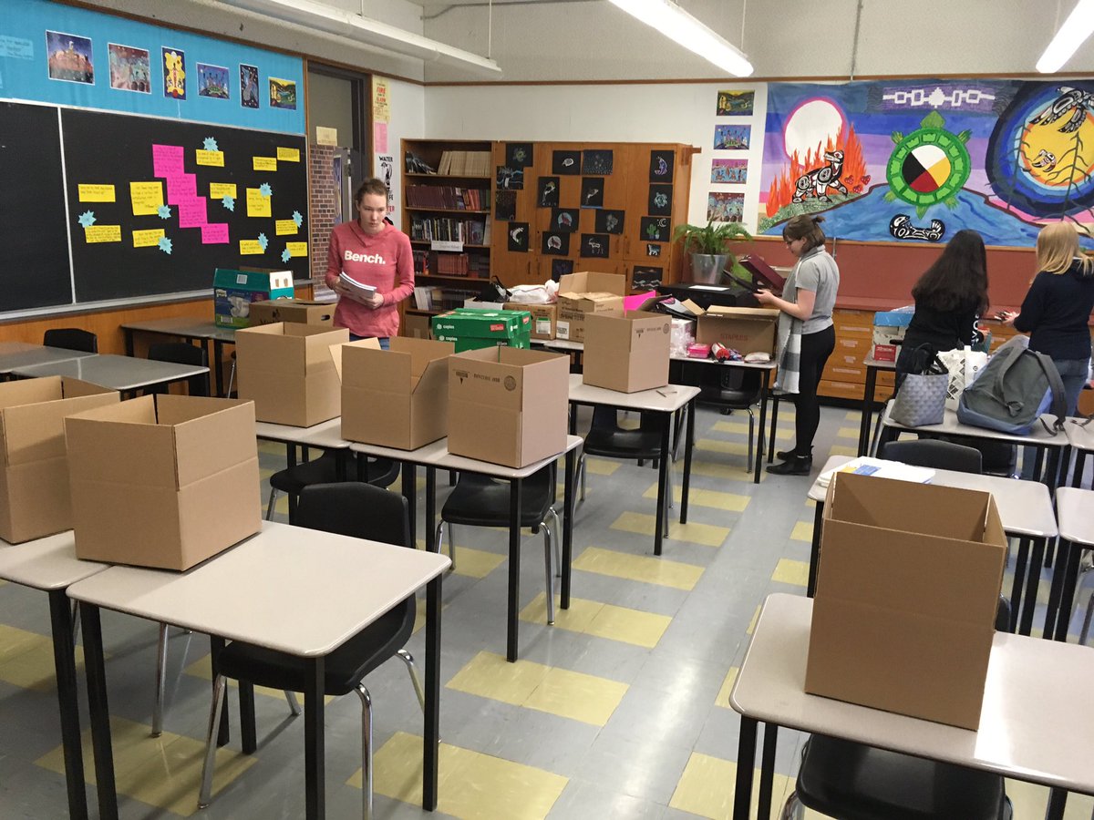 SavingSusie's tweet photo. Today students packed 15 boxes of school supplies to send to the school they visited in Costa Rica. Way to go Bears! @ODSS_News @ugdsb https://t.co/XSxJxrdPo3