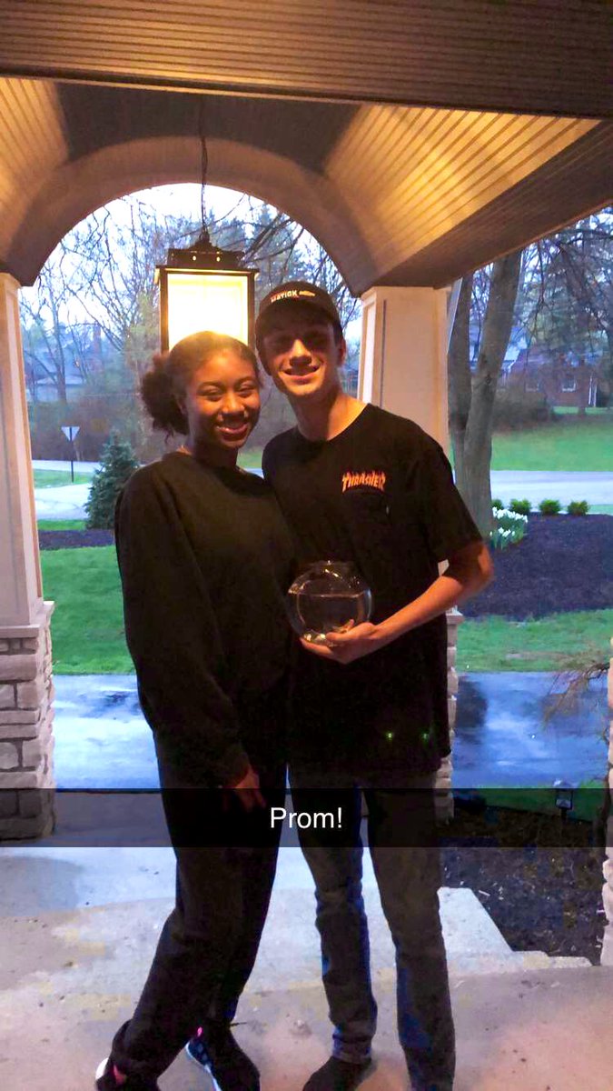 bhhs_2019's tweet photo. A fishy promposal from Nick, but Kennedy took the bait and he had her hook line and sinker! Congrats to Nick and Kennedy, hope your prom goes swimmingly 🐠💦🎣 https://t.co/jSGd2cnjmb