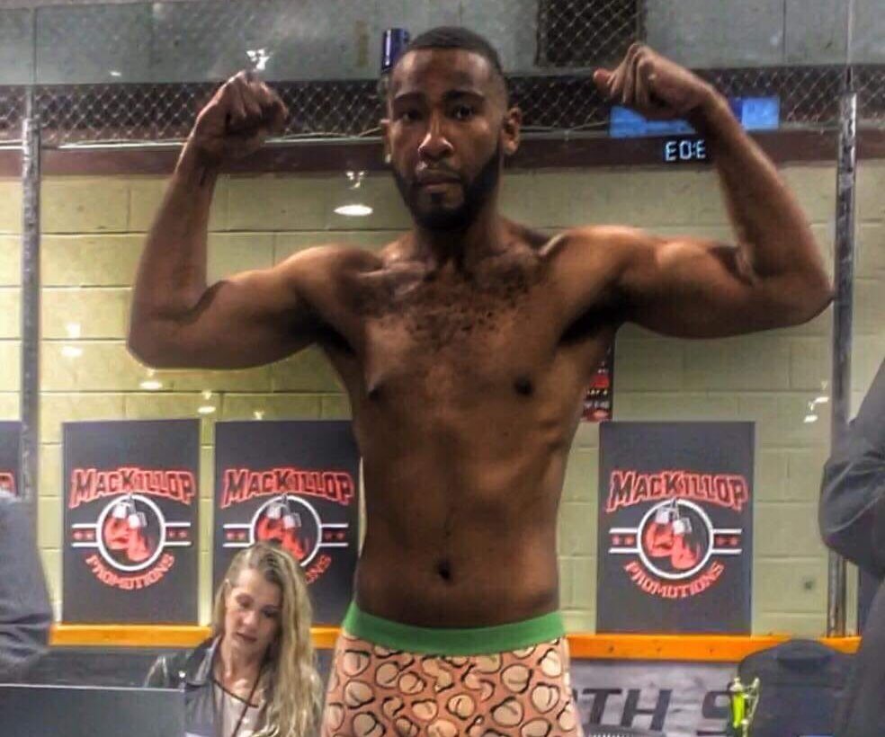 Weigh-in done! 169.8 pounds! Let's rest for tomorrow.
#boxing #proboxer #kennysarmy #boxingevent #miramichi