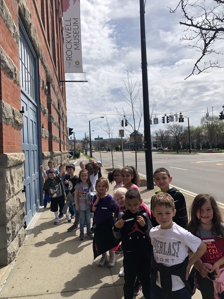 ECSD_Schools's tweet photo. As a culminating activity to a 5-week program, 1st graders from across the District visit the @RockwellMuseum as part of the Great Circle Artist-in-Residency. In partnership with classroom teachers &amp; across curriculums, students make connections from #STEM2STEAM! 

#GoExpress https://t.co/JTiEbDM9N7