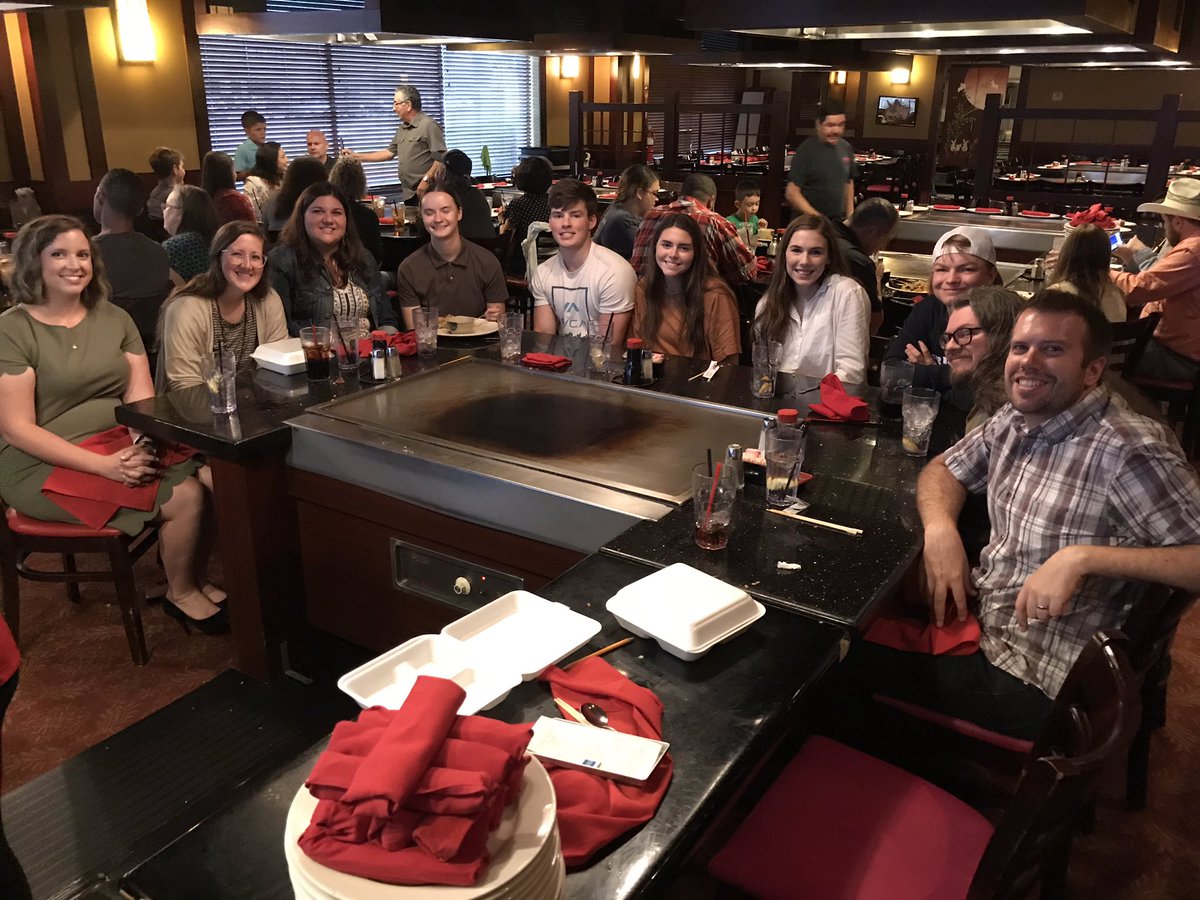 ffc_students's tweet photo. Senior Appreciation Dinner: Thank you to all of the seniors who have served, learned, and praised God with us over the years. Please know that your church believes and delights in you!!! #seniors #hibachi #creamistry #TexasQuakers https://t.co/jIN5f6viHy