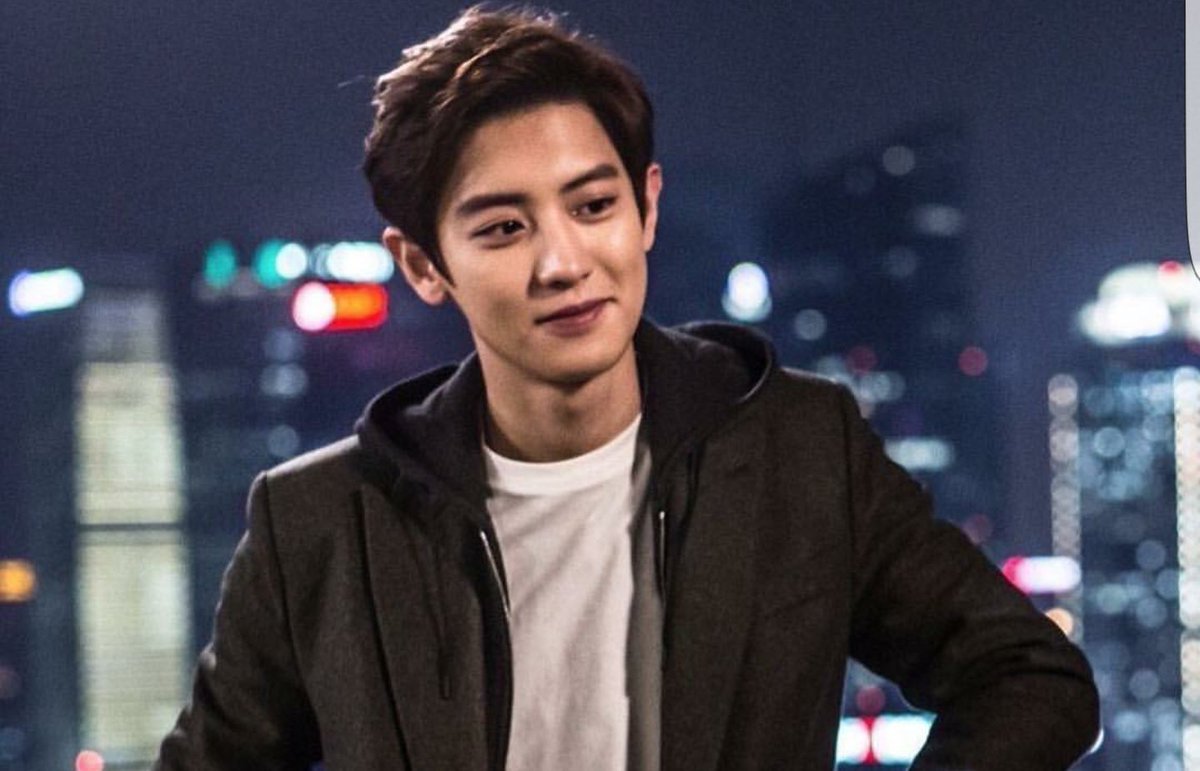 chaannyeool's tweet photo. I Love You Chanyeol ❤️❤️I will always protect you😍When you smile, my world is lit up 🌔💫 https://t.co/J0P1AV50cu