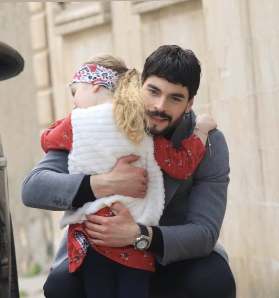 Bu ikiliye bayılıyorum ❤ 
#kalbimdekisevdan 
#hercai 
#ReyMir