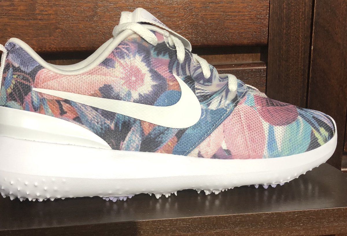 LochLloydGS's tweet photo. How about some @Nike Roshe G for the ladies! @LochLloydGS https://t.co/VFFkbwVq7R