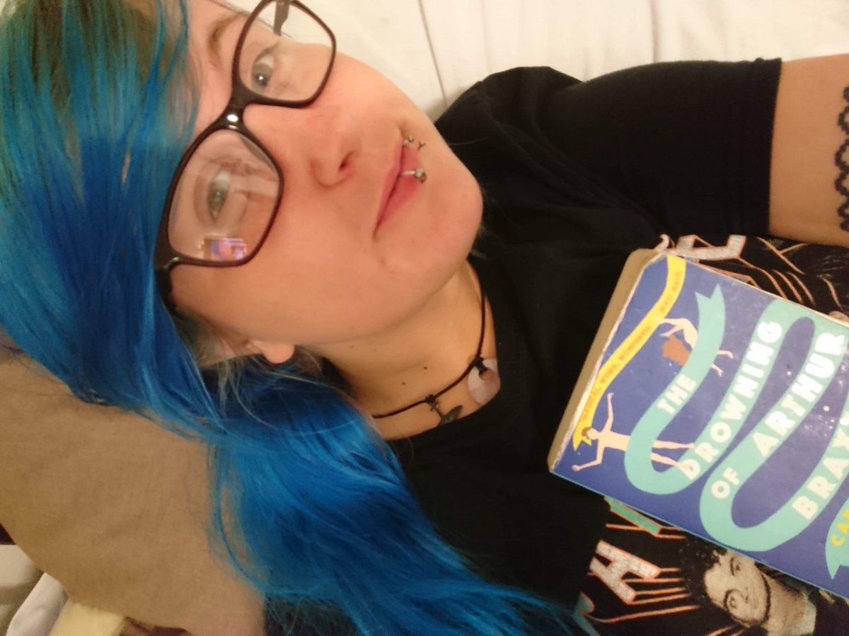 _MudBloodMenace's tweet image. My boyfriend announced he's gonna buy Martha Lost for my birthday tomorrow BC he thinks I read TDoAB too much😂 #illtakeit #peoplecanlikemeagain #24butlook12 @Caroline_S