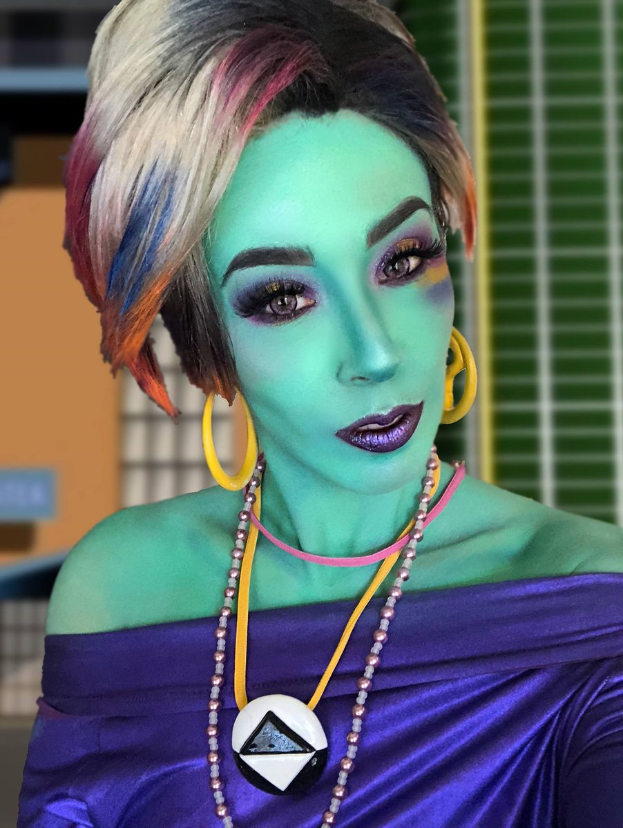 GlitchBob452's tweet image. @blaquewidowe knows it&apos;s not easy being green. She&apos;s been Commander Dot, Dot from the game in &quot;The TIFF&quot;, teen Dot as seen in &quot;Daemon Rising&quot;, and Dot in the &quot;Wizards, Warriors and a Word From Our Sponsor&quot; game! 💚💚💚
#ReBoot #DotMatrix #ReBootCosplay #Cosplay #FeaturedFanFriday