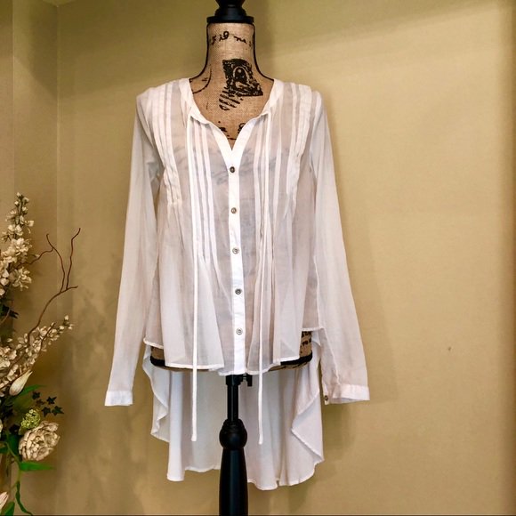 CeeMee73043805's tweet photo. So good I had to share! Check out all the items I'm loving on @Poshmarkapp #poshmark #fashion #style #shopmycloset #caperobbin #freepeople #epicstep: https://t.co/TtEeRDv28V https://t.co/oP3Ctmbmc2