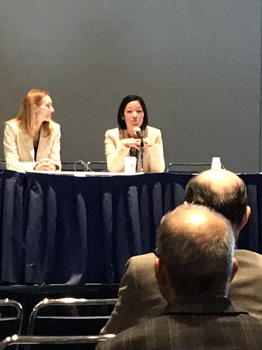 DrSCohen's tweet image. Powerhouse of expertise interpreting challenging #UTI cases being put forth by @chai_toby @Yale_Urology. Dr. Duane Hickling @uOttawaMed, @Dr_UnaLee @VMUrology, Dr. Anne Suskind @UCSFUrology, @arianasmith23 @PennUrology. When to treat/not to treat. That is the ?. #AUA19, #SUFU19