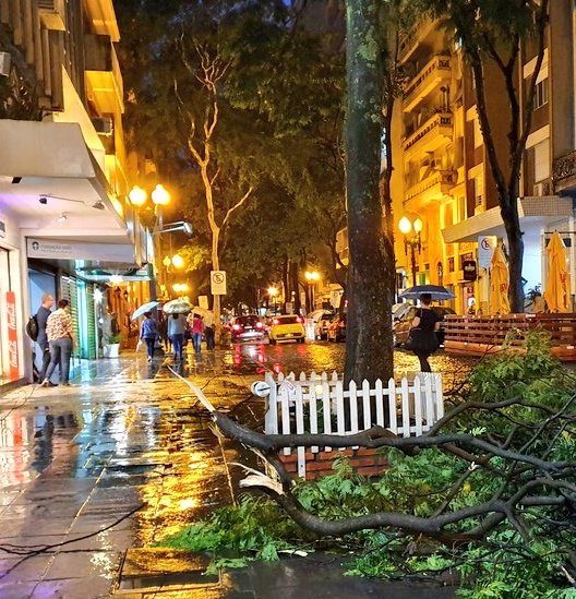 D5rCfUbW4AAJcSK.jpg:large