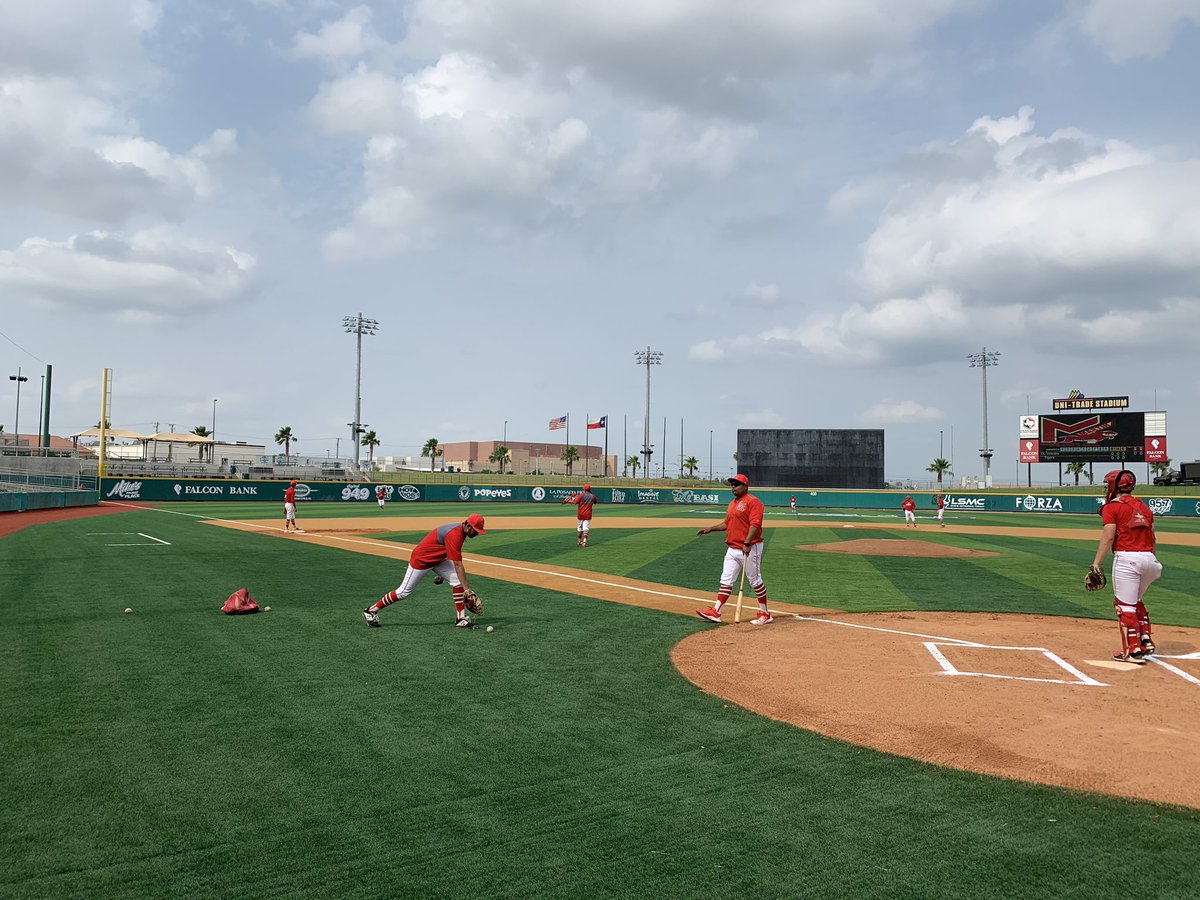 LaredoMartinBaseball tweet media