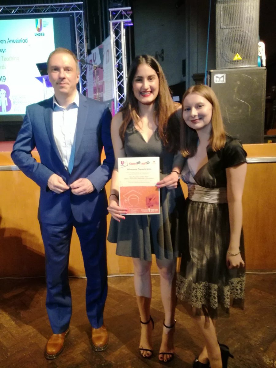 BangorLingEL's tweet photo. Noson fendigedig #gddam @prifysgolbangor
Llongyfs i
👏 Athanasia Papastergiou- rhestr fer- Athro Newydd y Flwyddyn
👏 Yr Athro Helen Wilcox @BangorEngLit rhestr fer- Goruchwyliwr Traethawd Hir y Flwyddyn & Gwobr Ryngwladol
👏 Katie Tew am enill Gwobr yr Is-lywydd @Bangorstudents https://t.co/AkZD6Mm9gy