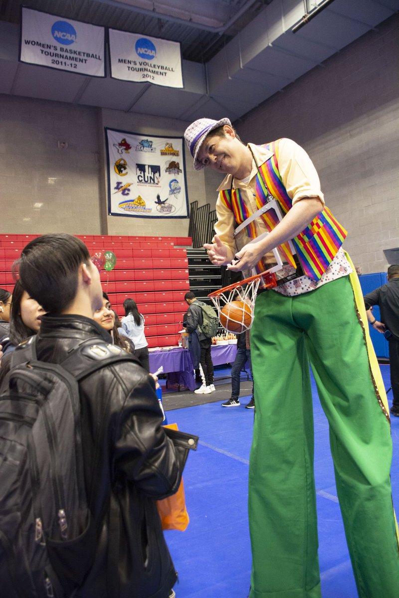 BaruchCollege's tweet photo. With final exams on the horizon, students took a moment to relax at the 2019 Spring Fling. Check out some of the fun!

#baruch #baruchcollege #baruchcommunity #bebaruch #baruchpride #cuny #cunybaruch #springfling #college #studentsuccess #nyc https://t.co/m053PlVT3l