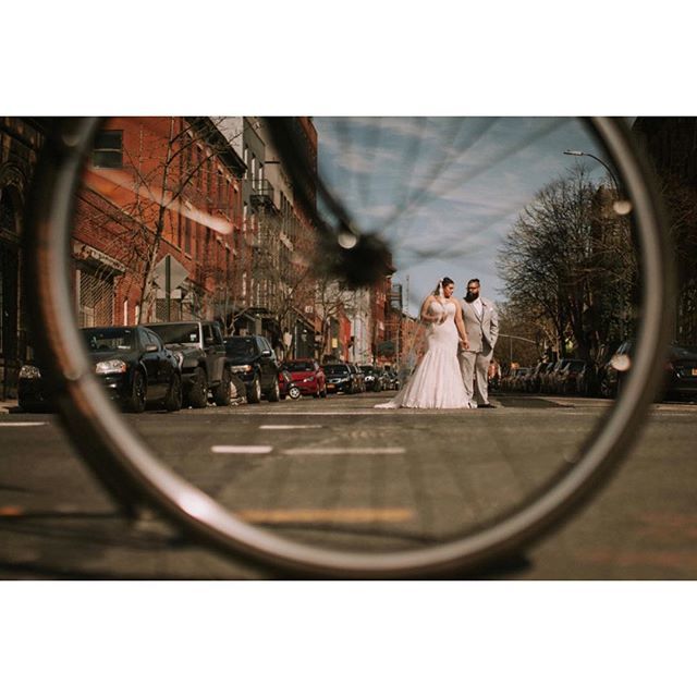 Naturally I couldn’t resist sharing another of my favorite #Williamsburg weddings today. Love ya Nikki + Edgardo, and thanks again for standing in the middle of the road for me ✌️
.
.
.
.
.
#brooklynwedding #brooklynweddings #williamsburgbk #williamsburg… bit.ly/2GVgHbj