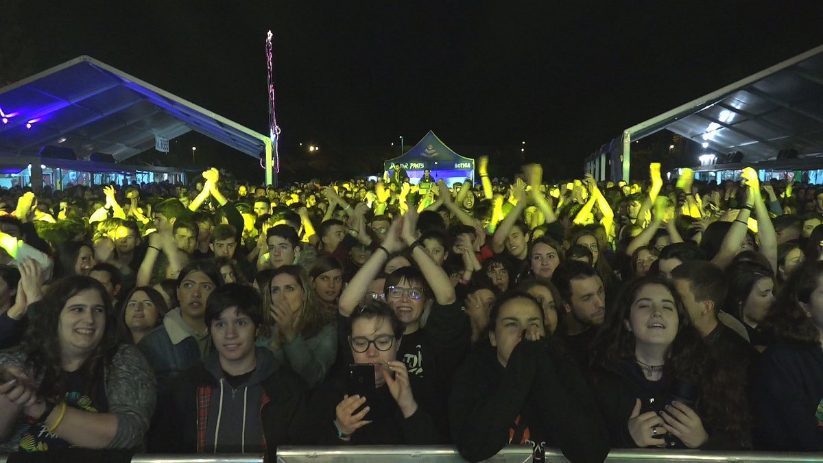 El grup <a href="/doctorprats/">Doctor Prats</a> revoluciona l'<a href="/Embarracat/">Embarraca't Figueres</a> aquest nit de divendres. #SantaCreu19 #Figueres