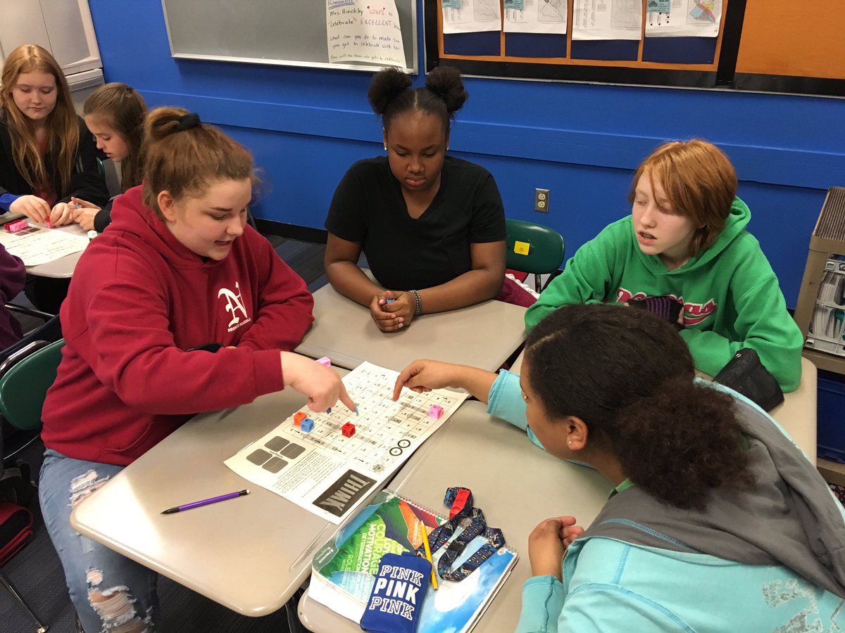 MrsHinckleymath's tweet photo. I’m so thankful for these kids! I have the greatest job in the world! #celebration #kidssaidmathwasfun #organizedactivity #donewithtesting #BearsRising @Team7_1Bingham @BinghamBears https://t.co/fCZeB0FoVf